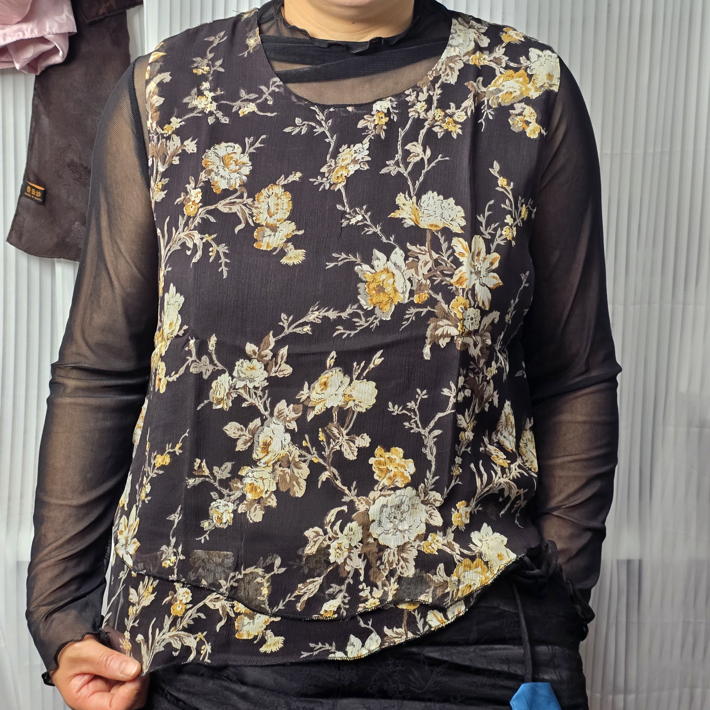 网红复古马夹薄款时尚套头内搭圆领休闲宽松型亮片刺绣提花
