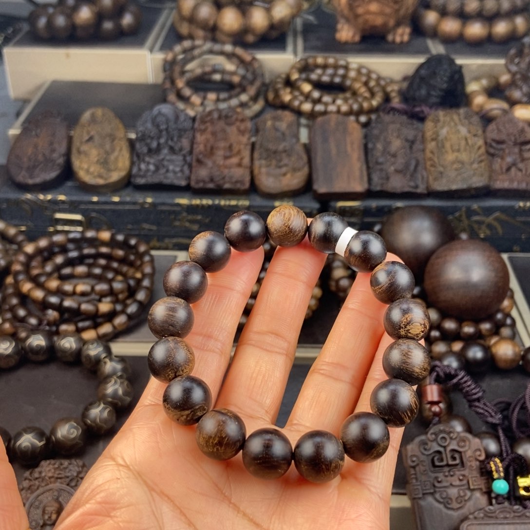 沉香手串月**面越南芽庄白棋玉化留疤