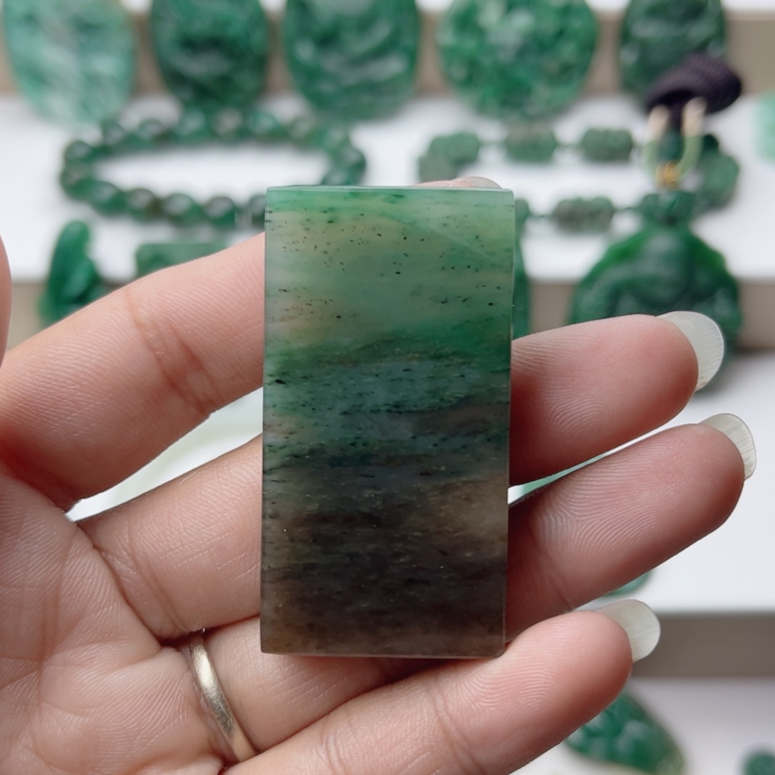 独山玉未镶嵌挂件