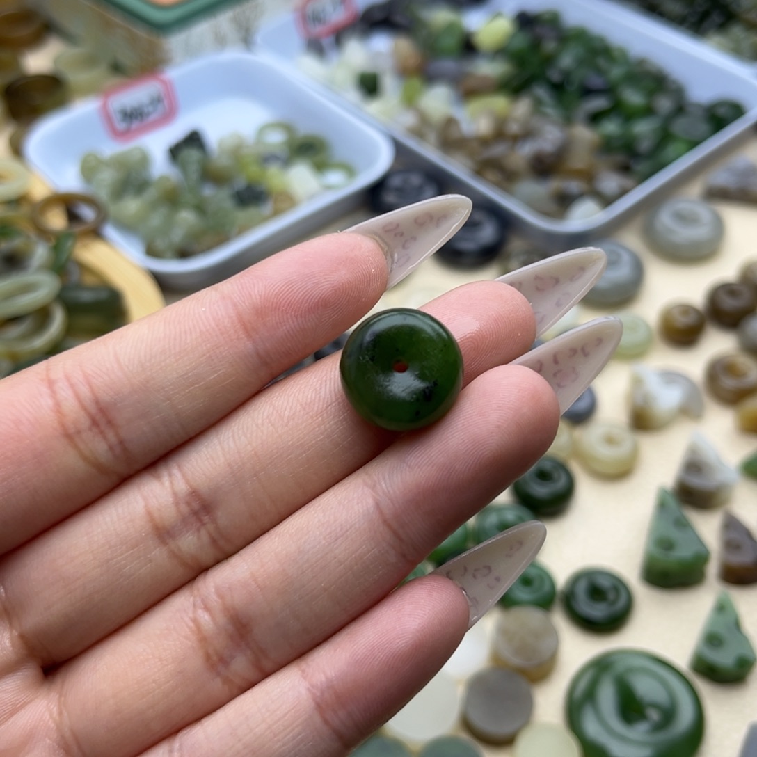 和田玉（碧玉）未镶嵌颈饰