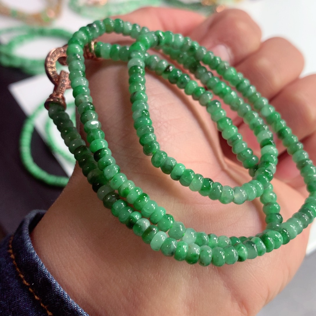 翡翠颈饰未镶嵌项链