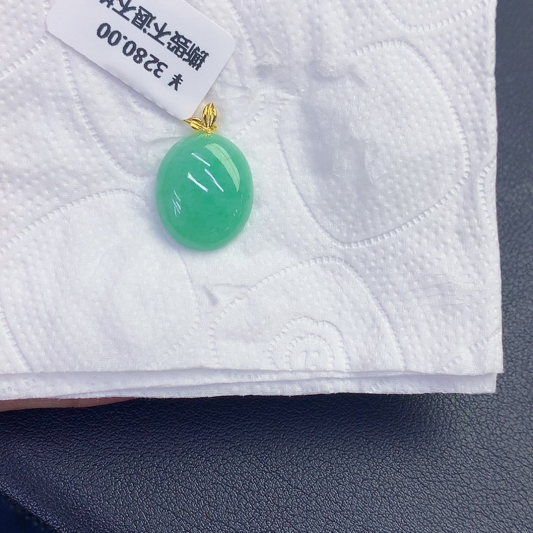 翡翠18K金镶嵌颈饰00000