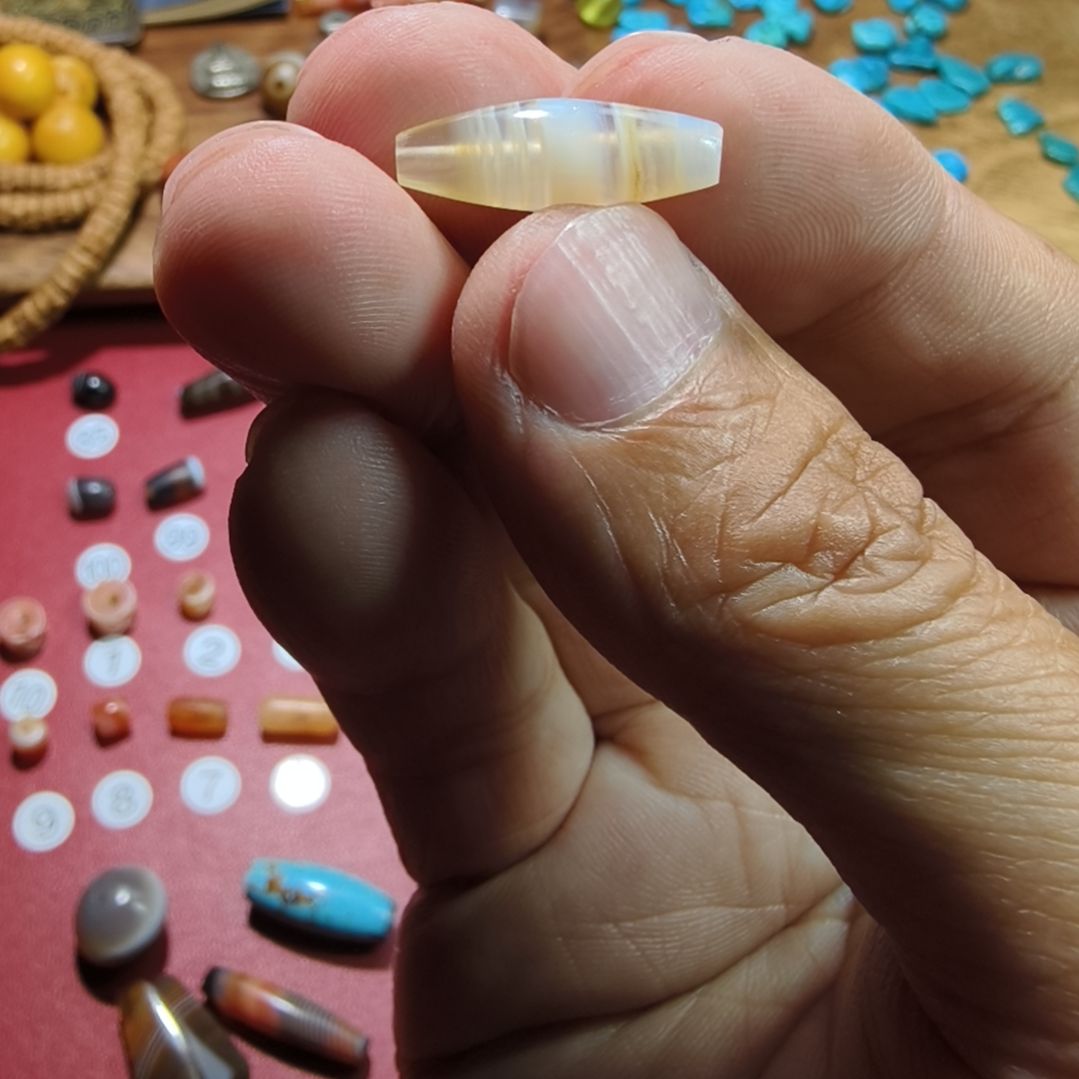 梁***星玛瑙/玉髓未镶嵌天然原矿玛瑙