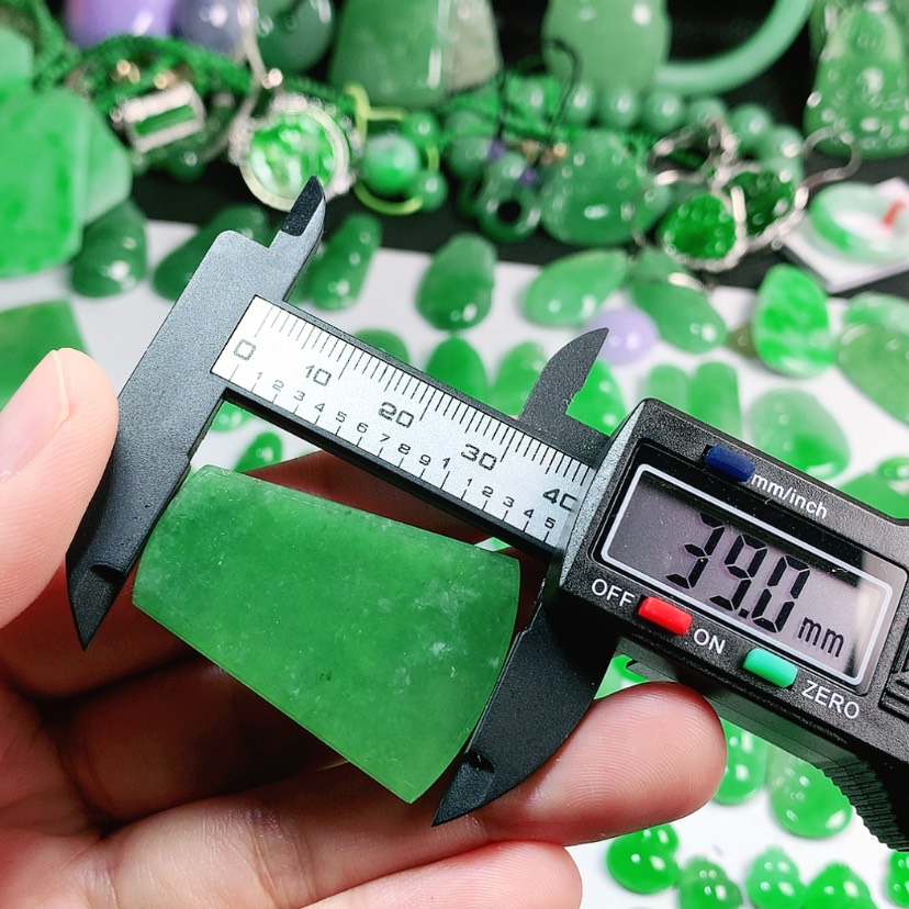 【闪购商品】翡翠颈饰未镶嵌转**敏翡翠39*27.9*3.9