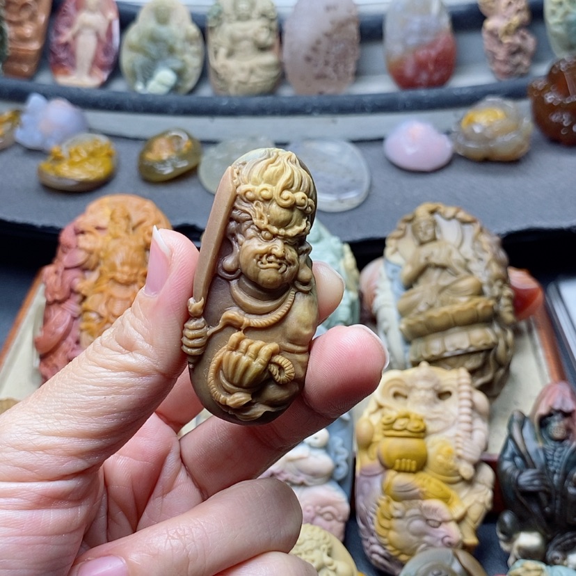 【闪购商品】定制石英质玉吊坠未镶嵌