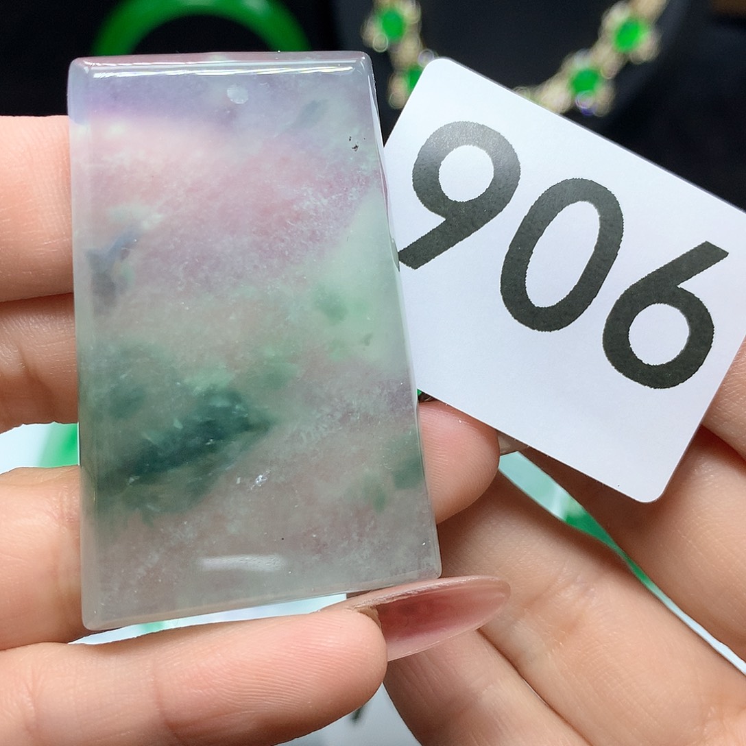 翡翠吊坠(赠链)未镶嵌