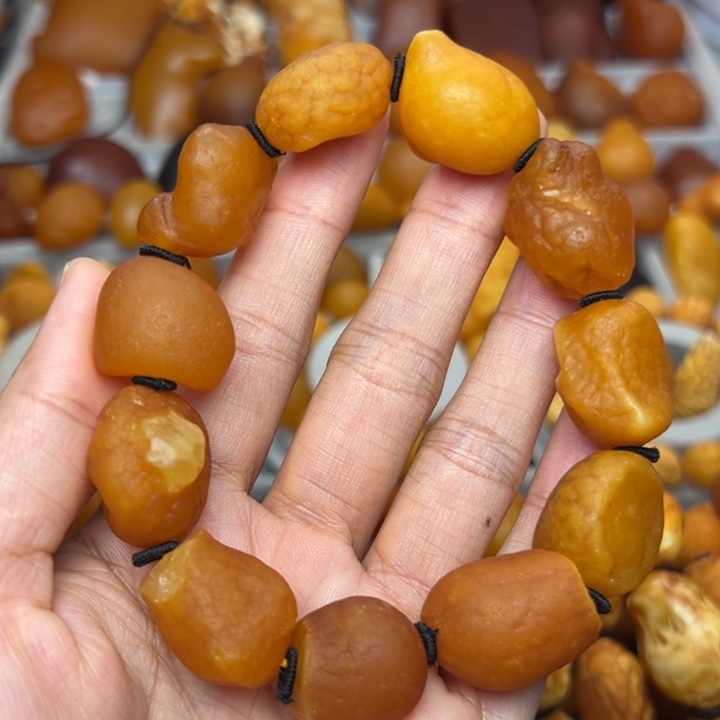 琥珀未镶嵌裸石天然蜜蜡