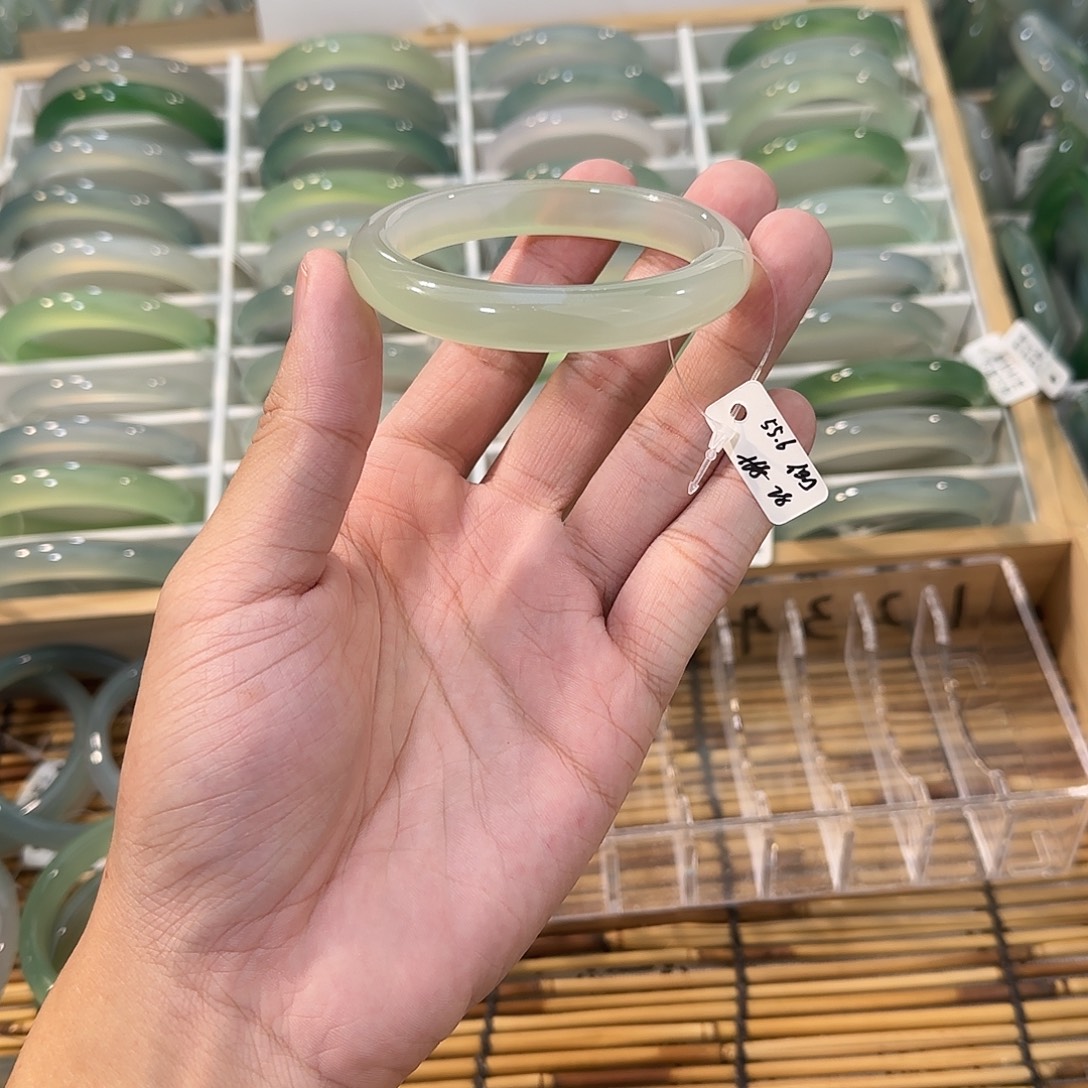 玛瑙/玉髓未镶嵌手镯圈口55.6