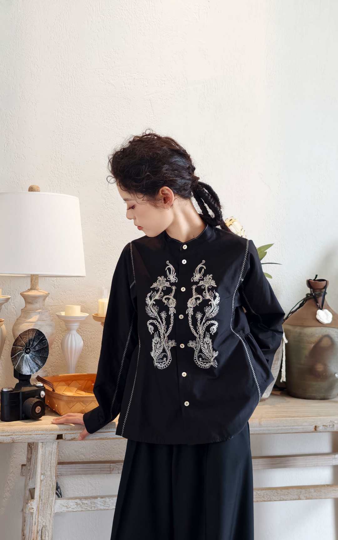 丝棉重工刺绣立领宽松显瘦文艺风长袖衬衫B135531