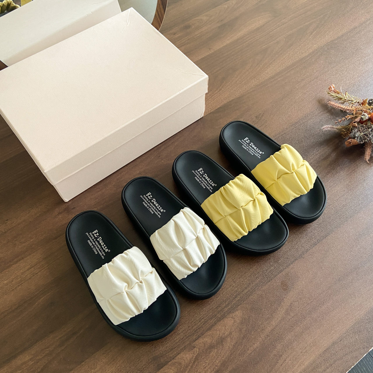 拖鞋女夏季外穿2025新款厚底百搭一字拖时尚海边沙滩防滑凉拖爆款