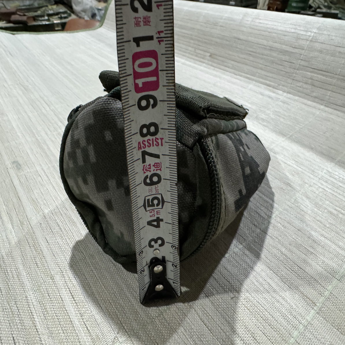 带拉索的小包就一个