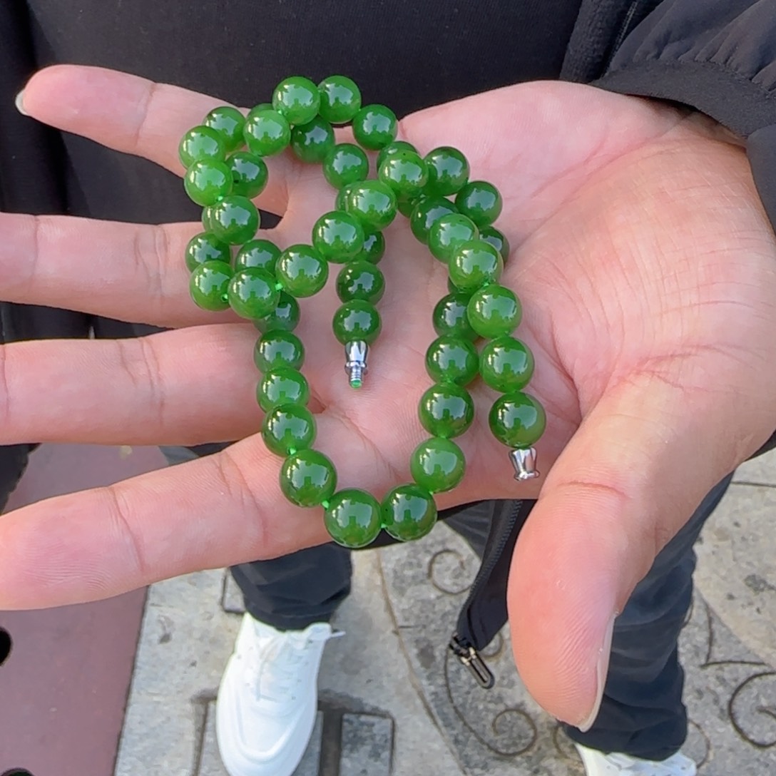 颈饰未镶嵌和田玉俄碧纯天然辣绿卡10