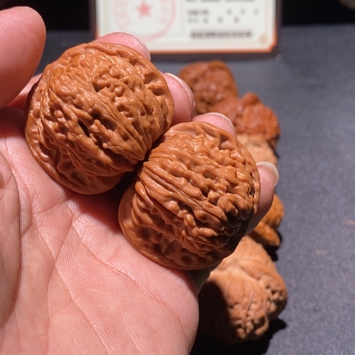 文玩核桃吊坠L*L四座楼