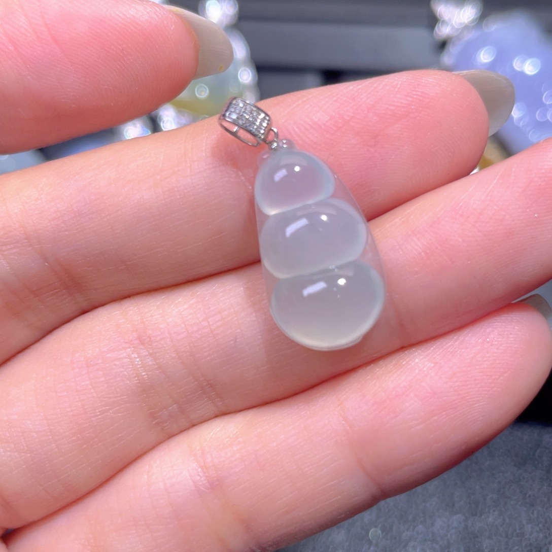 颈饰18K金镶嵌翡翠翡翠