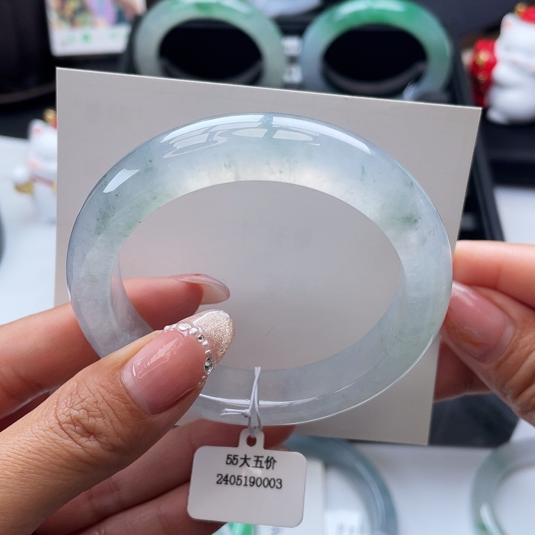 翡翠手镯未镶嵌54-56圈