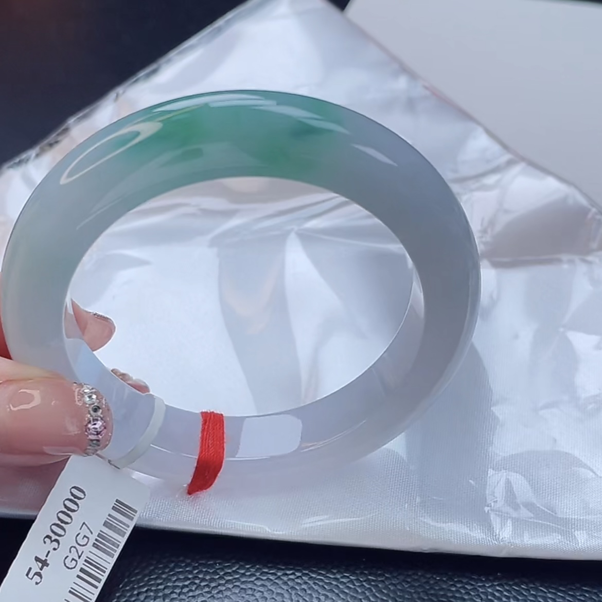 翡翠手镯未镶嵌翡翠