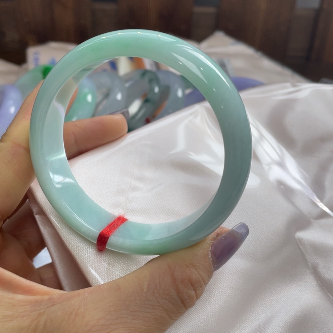 米***大翡翠未镶嵌手镯翡翠