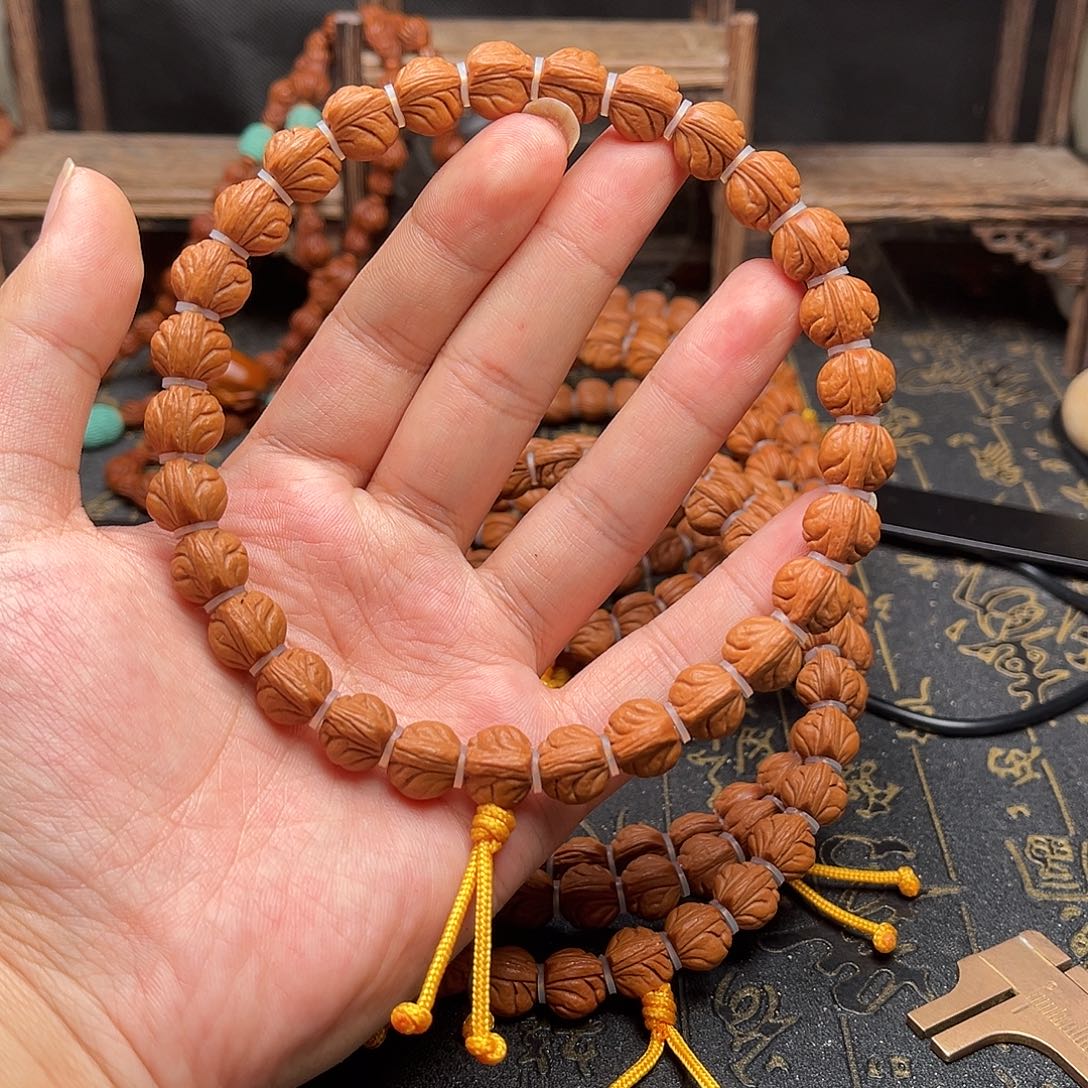 桃核吊坠玉龙手持