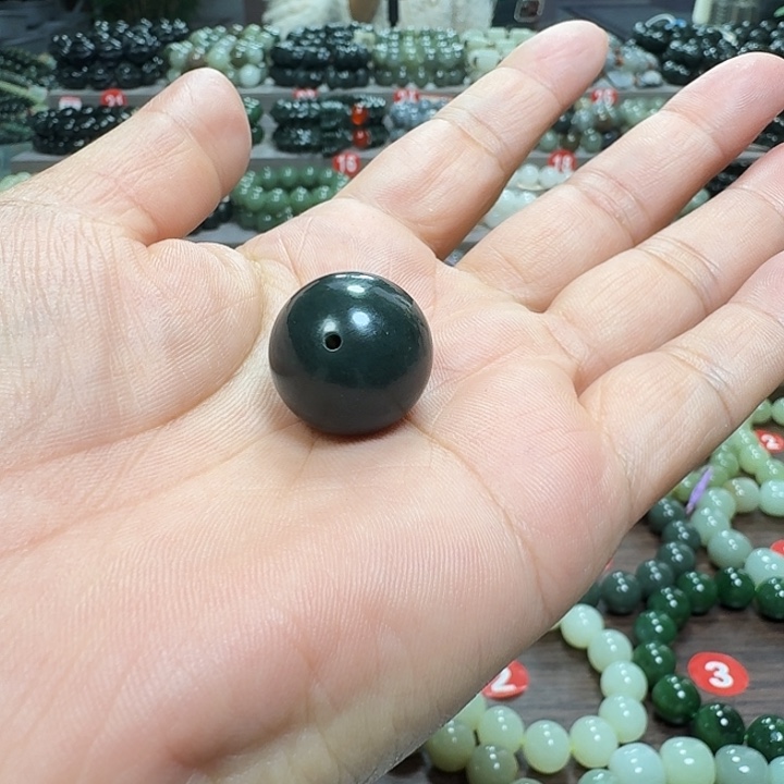 未镶嵌手链和田玉沉****默新疆黑青一颗卡20