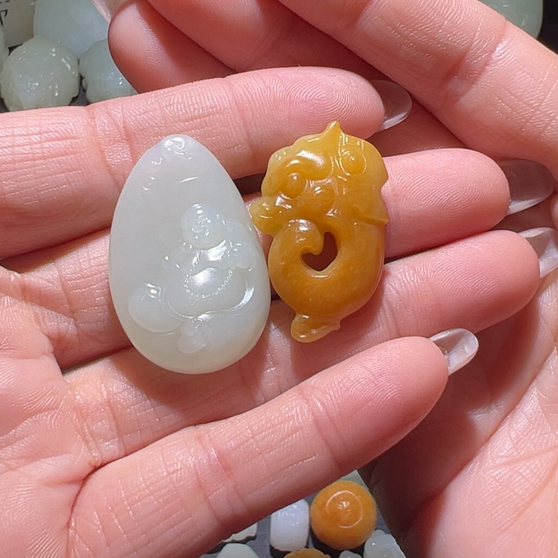 颈饰未镶嵌和田玉雾*