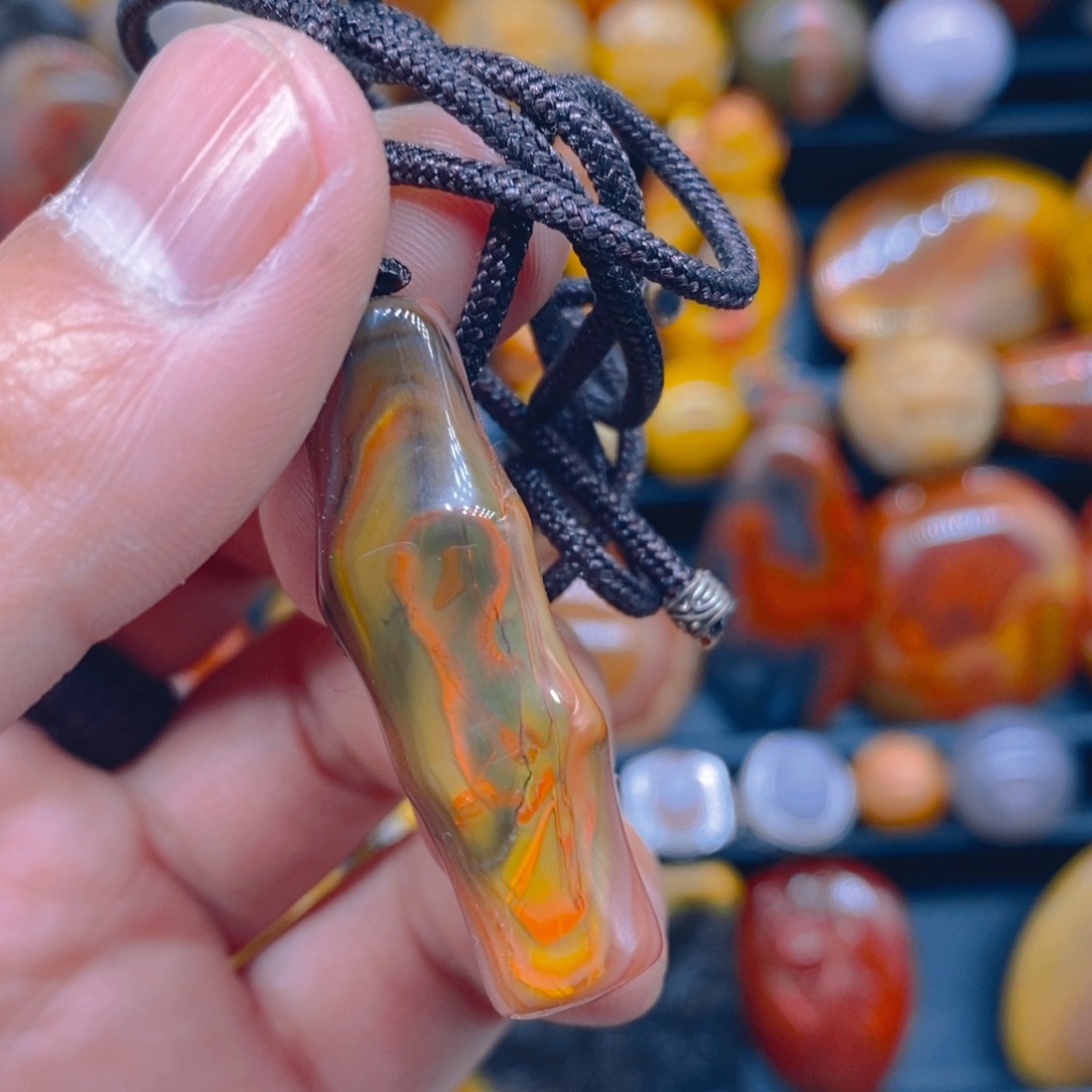 玛瑙/玉髓颈饰未镶嵌