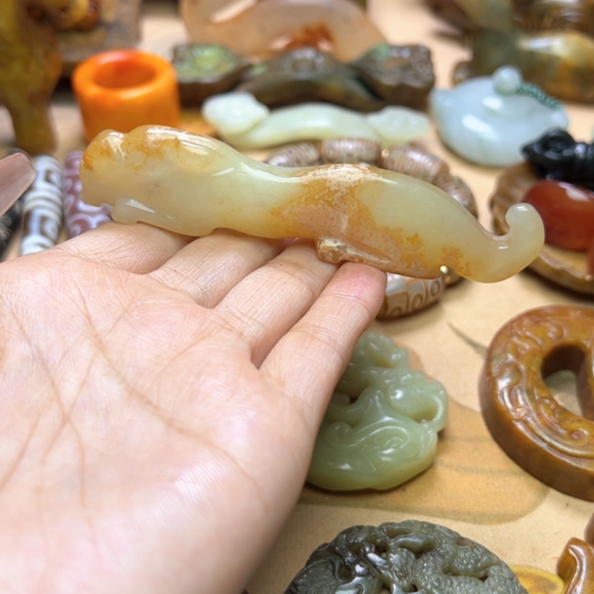 【闪购商品】蛇纹石玉颈饰未镶嵌