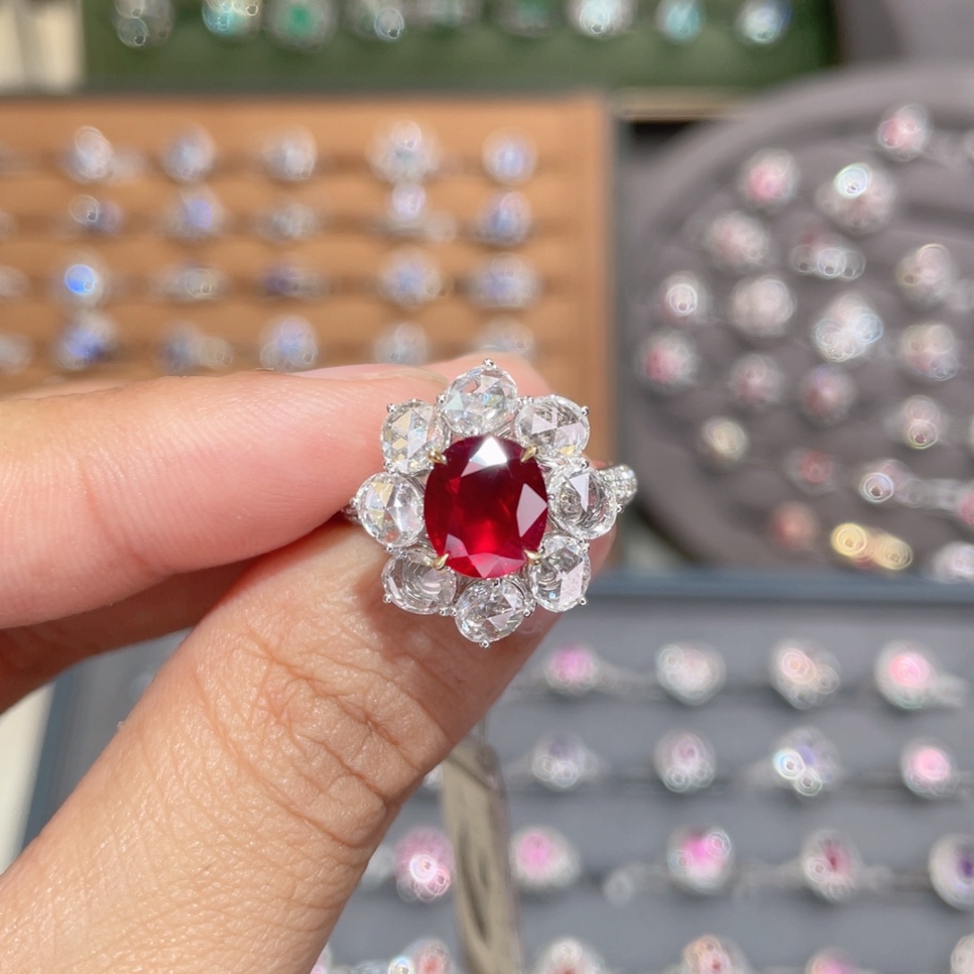 红宝石戒指18K金镶嵌2.5ct 无烧鸽血