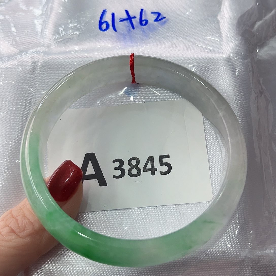 翡翠手镯未镶嵌多样性