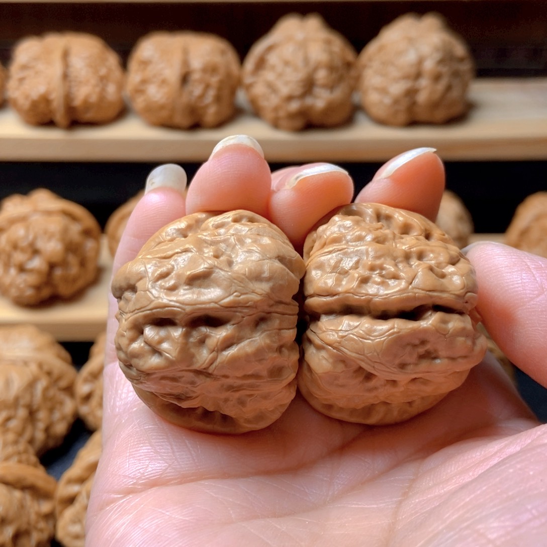 文玩核桃吊坠蛤蟆头