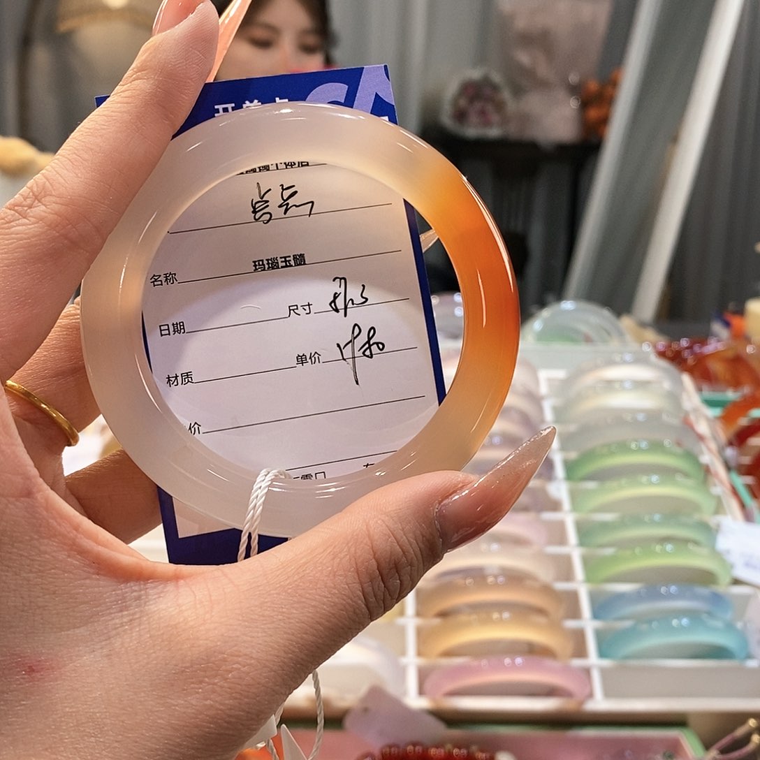 玛瑙/玉髓手镯未镶嵌点*