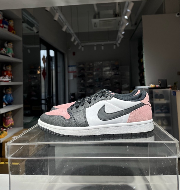 40.5码 aj1low黑粉 40.5 穿一次 球鞋无原盒