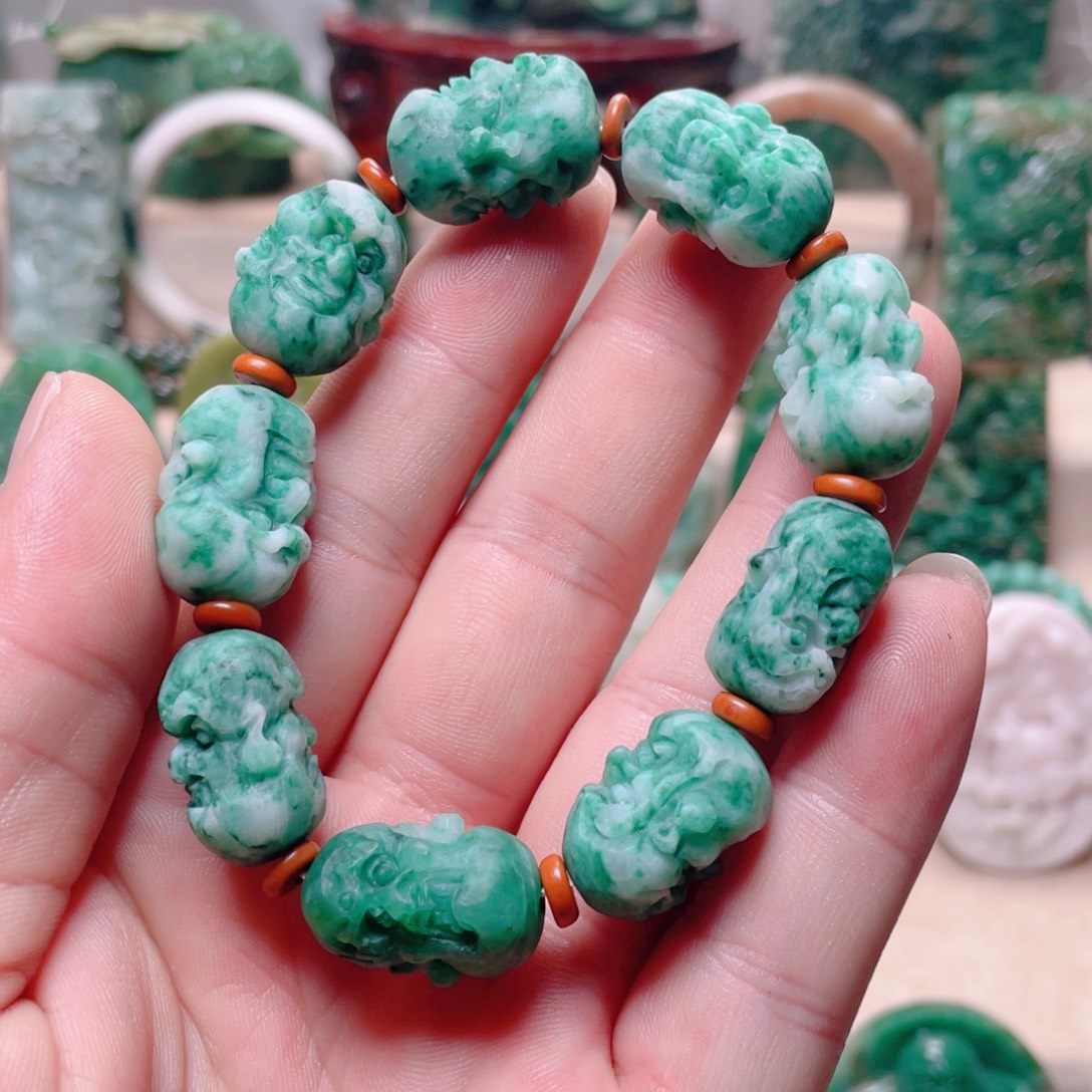 独山玉未镶嵌颈饰