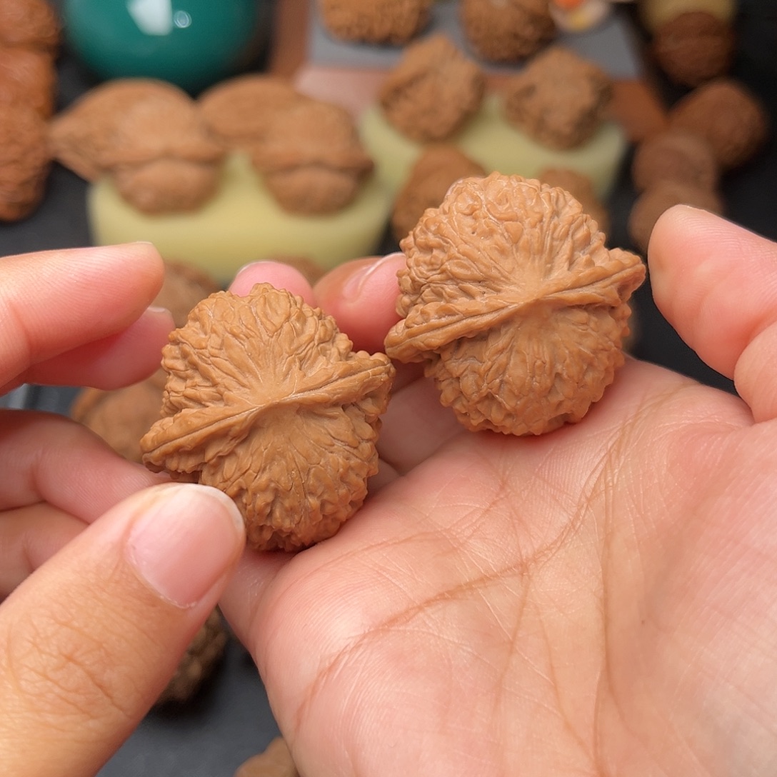 文玩核桃把件红豆全品36