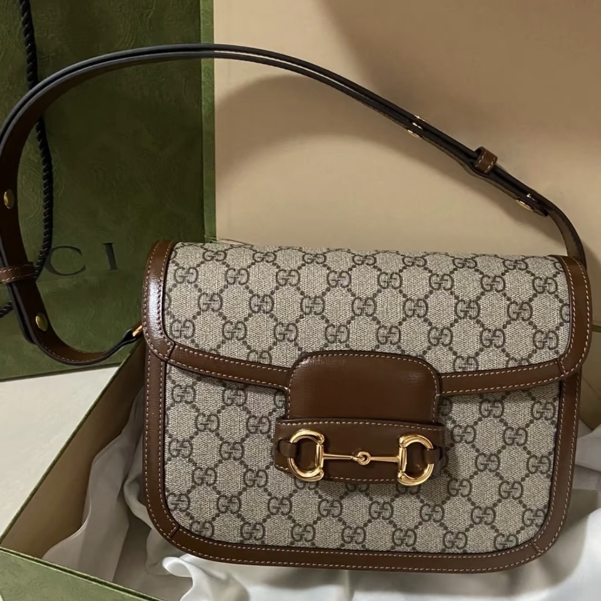 99新 GUCCI/古驰 马鞍斜跨包 小号 25 乌木色 金扣 P205843510