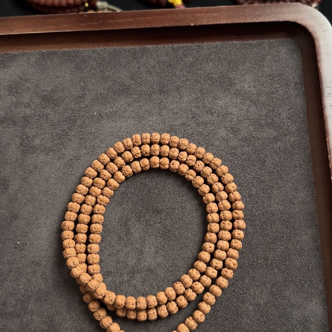 郑***.金刚菩提吊坠佛手