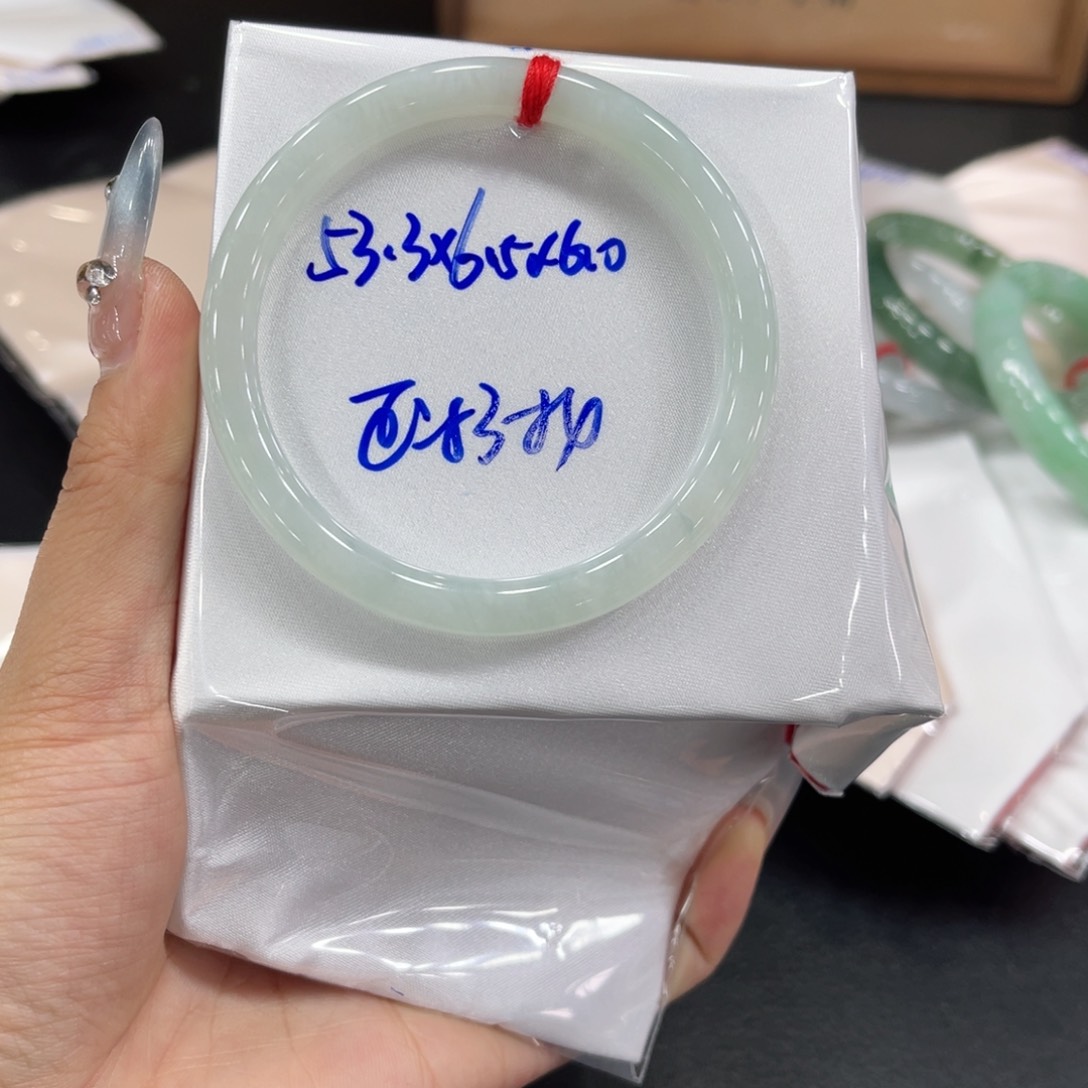 翡翠未镶嵌手镯@*L翡翠