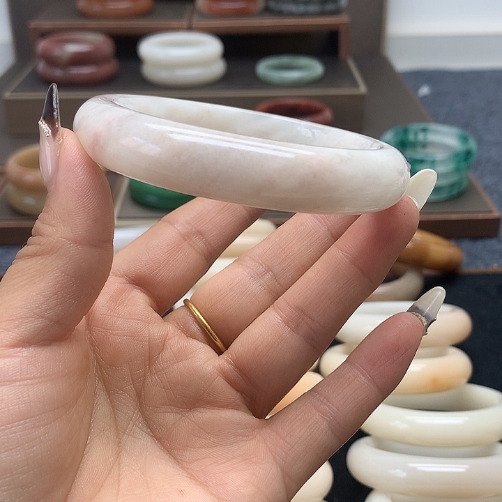 石英质玉未镶嵌手镯