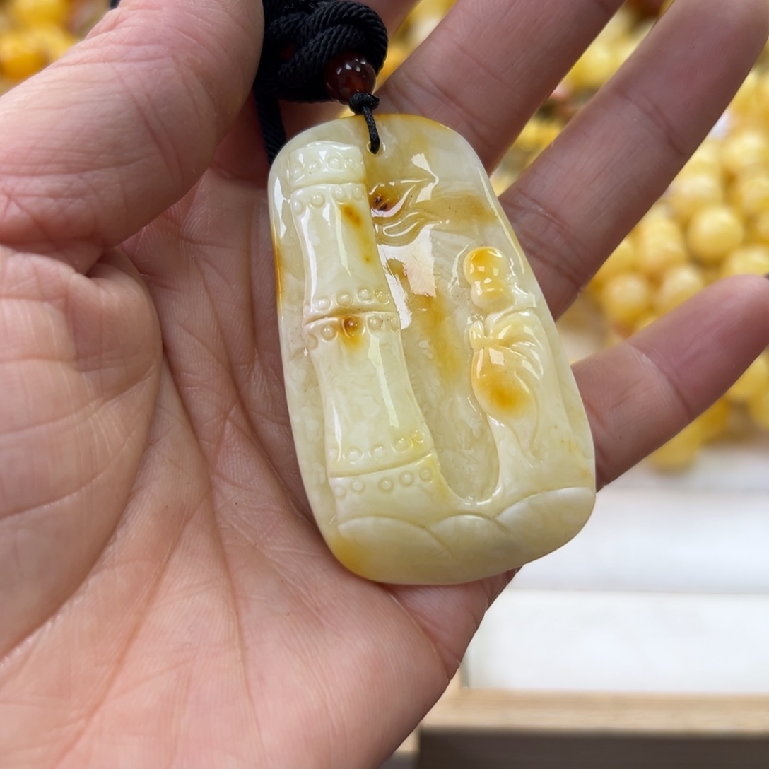 琥珀珠宝奇石未镶嵌