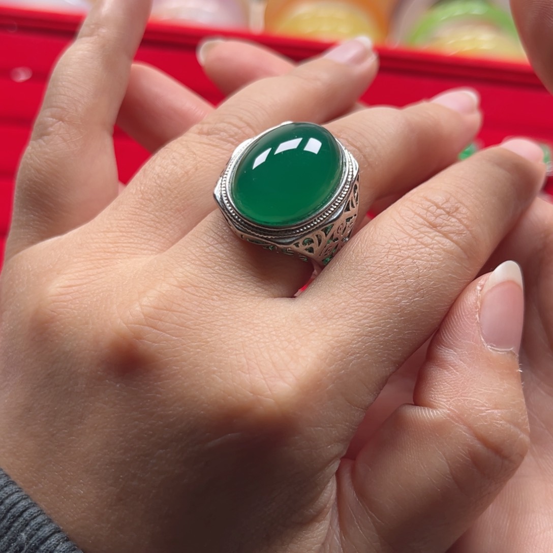 玛瑙/玉髓手镯未镶嵌1