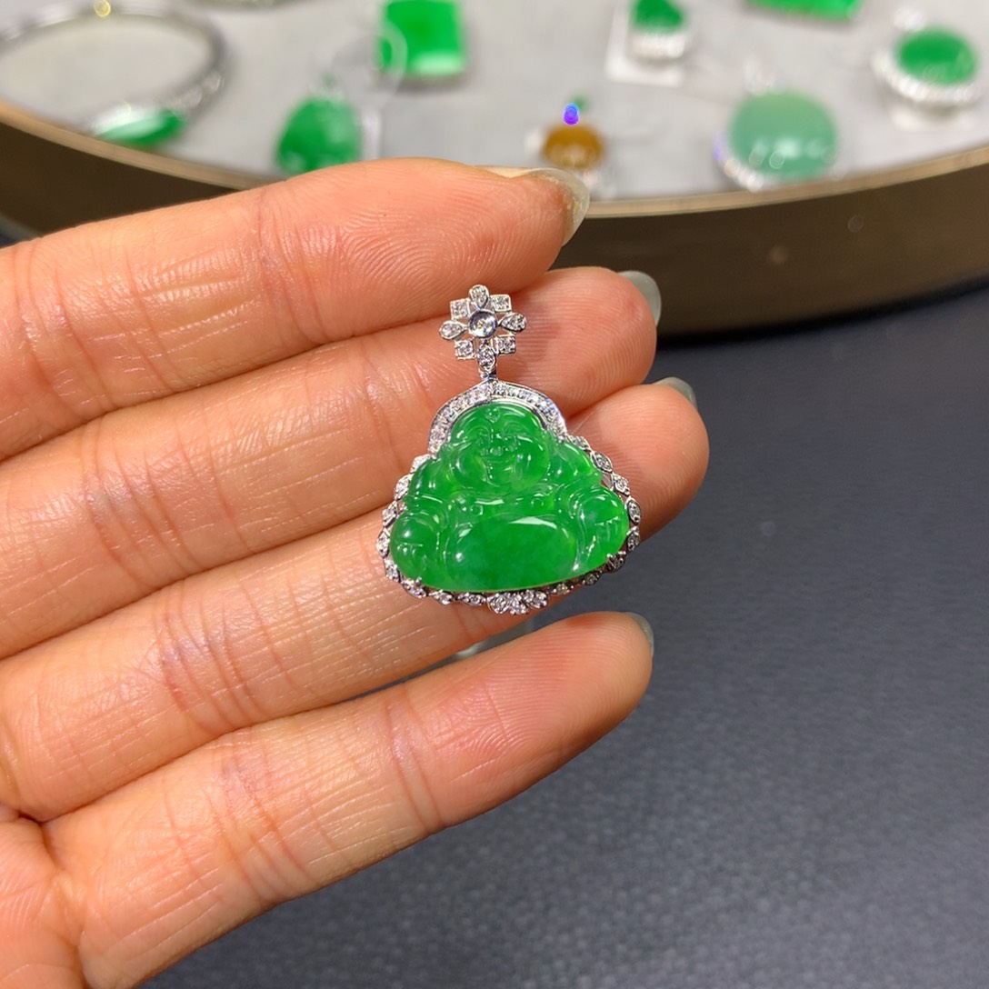 翡翠颈饰18K金镶嵌翡翠