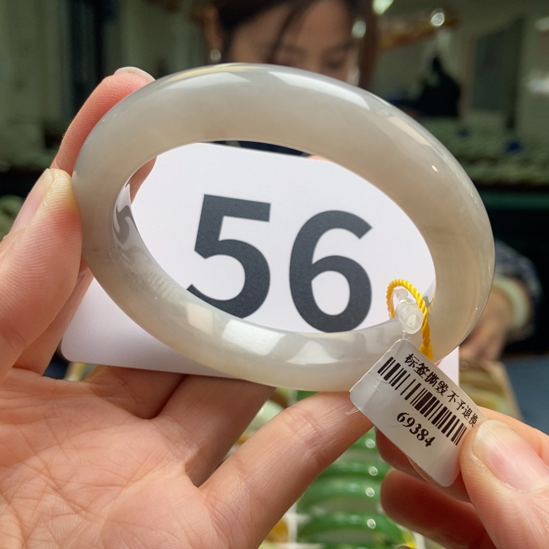 和田玉手镯未镶嵌纹