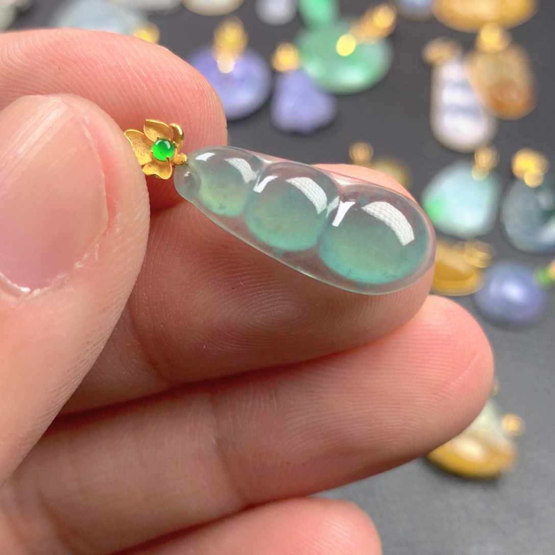 【闪购商品】颈饰18K金镶嵌翡翠翡翠