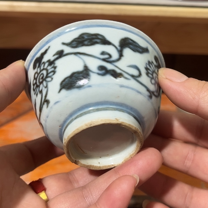 夕***下茶盏一个青花的小杯子