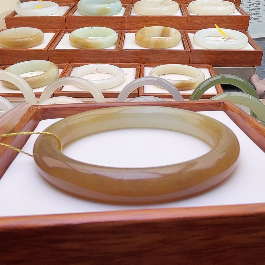 和田玉手镯未镶嵌50.6