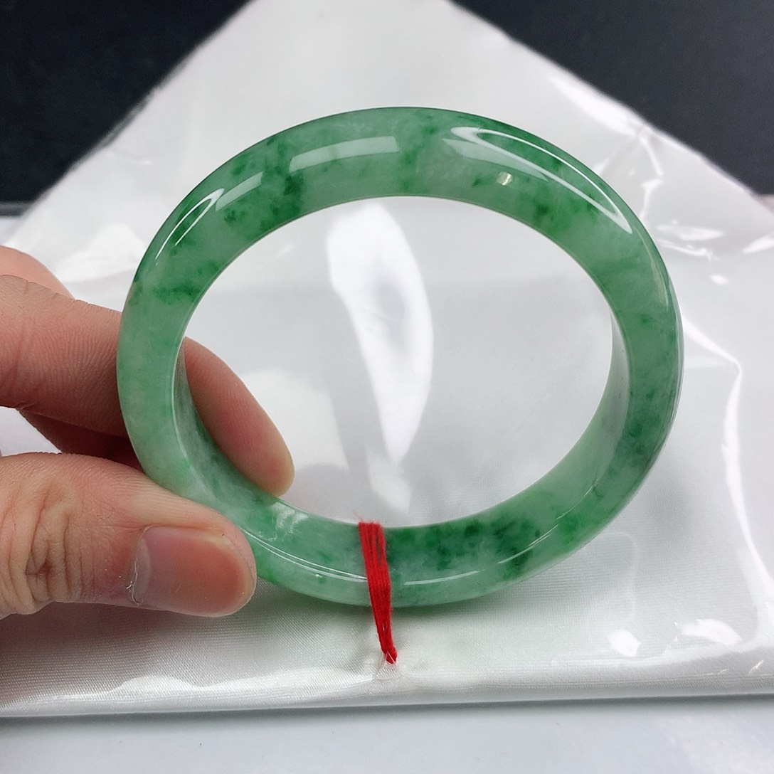 翡翠手镯未镶嵌圈56。5027