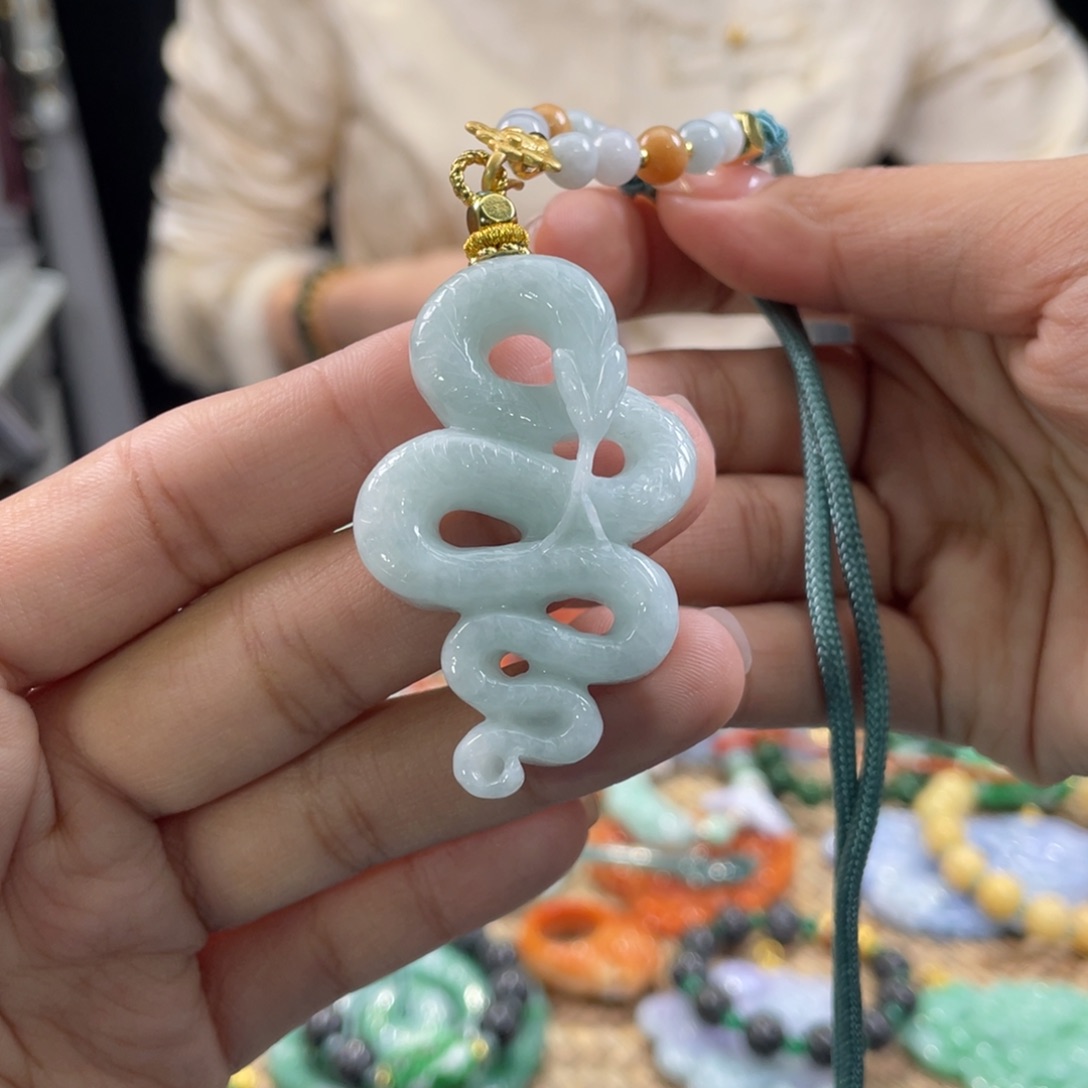 翡翠颈饰未镶嵌代编织