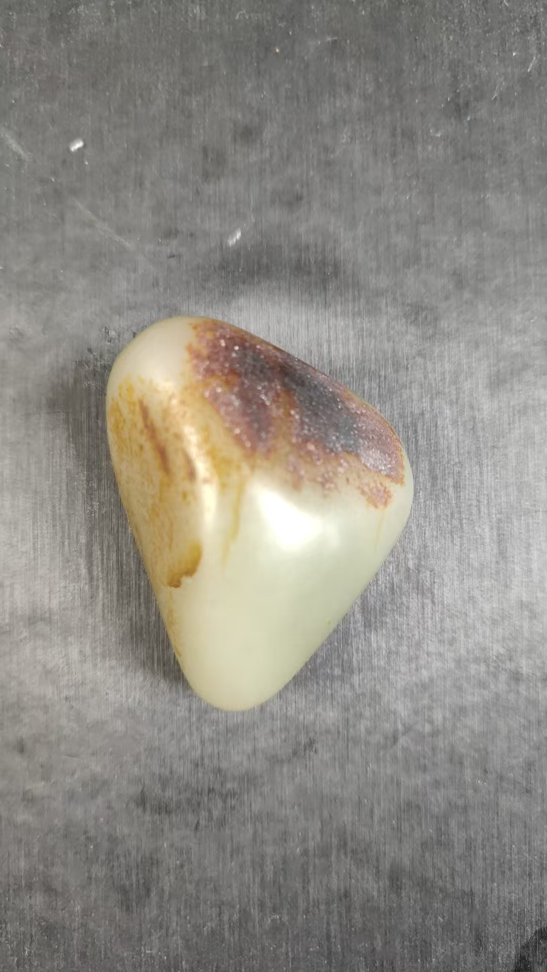 巴依哥精美和田玉52.8克