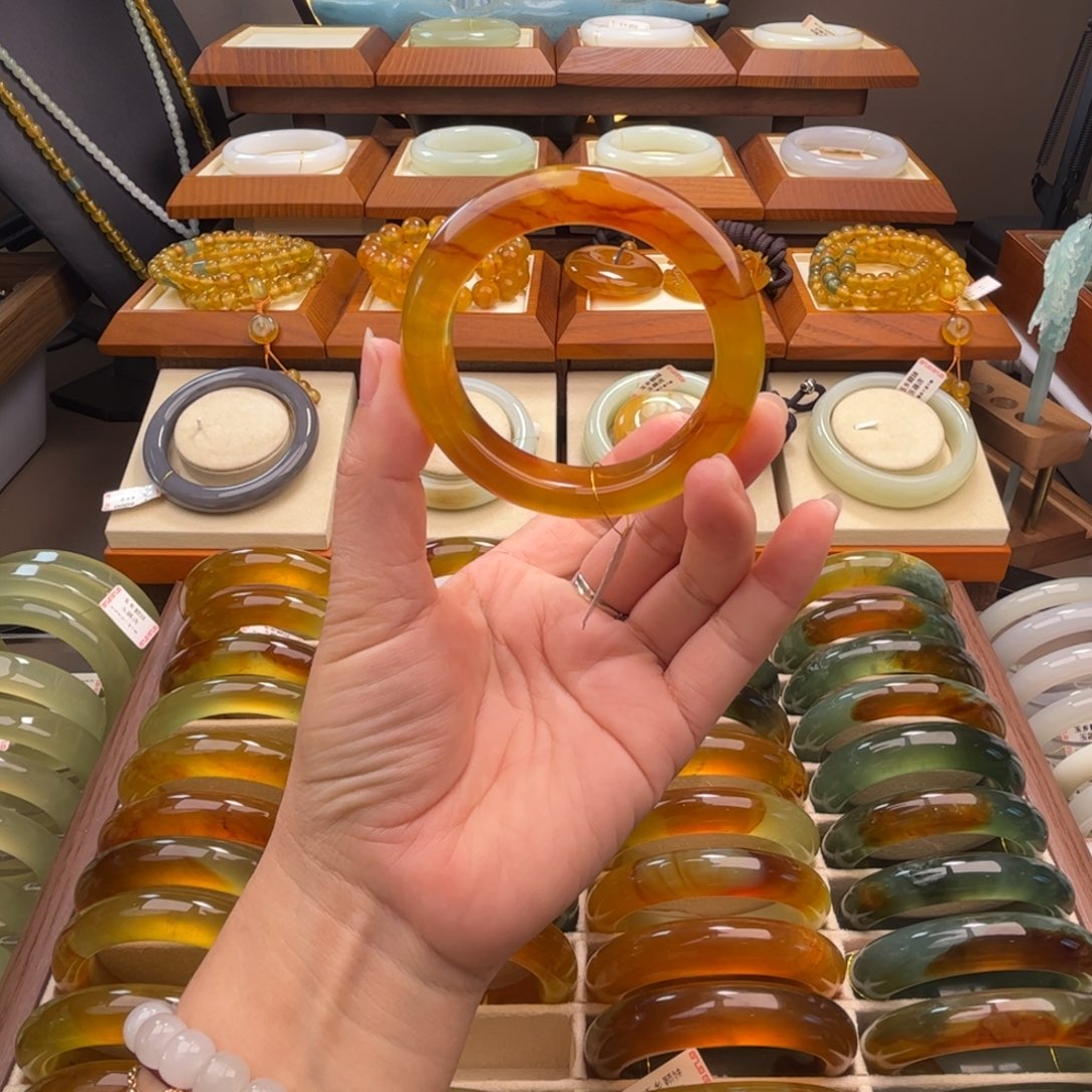 蛇纹石玉未镶嵌手镯56