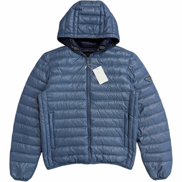 99新 Prada/普拉达 浅蓝色手臂三角钢标薄款羽绒外套50码