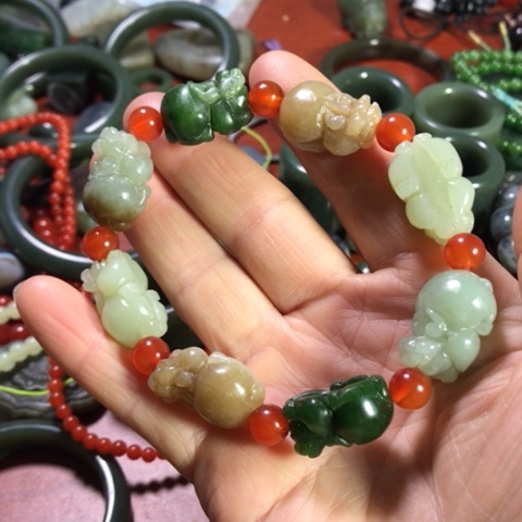 未镶嵌手链和田玉（糖玉）和田玉貔貅手串